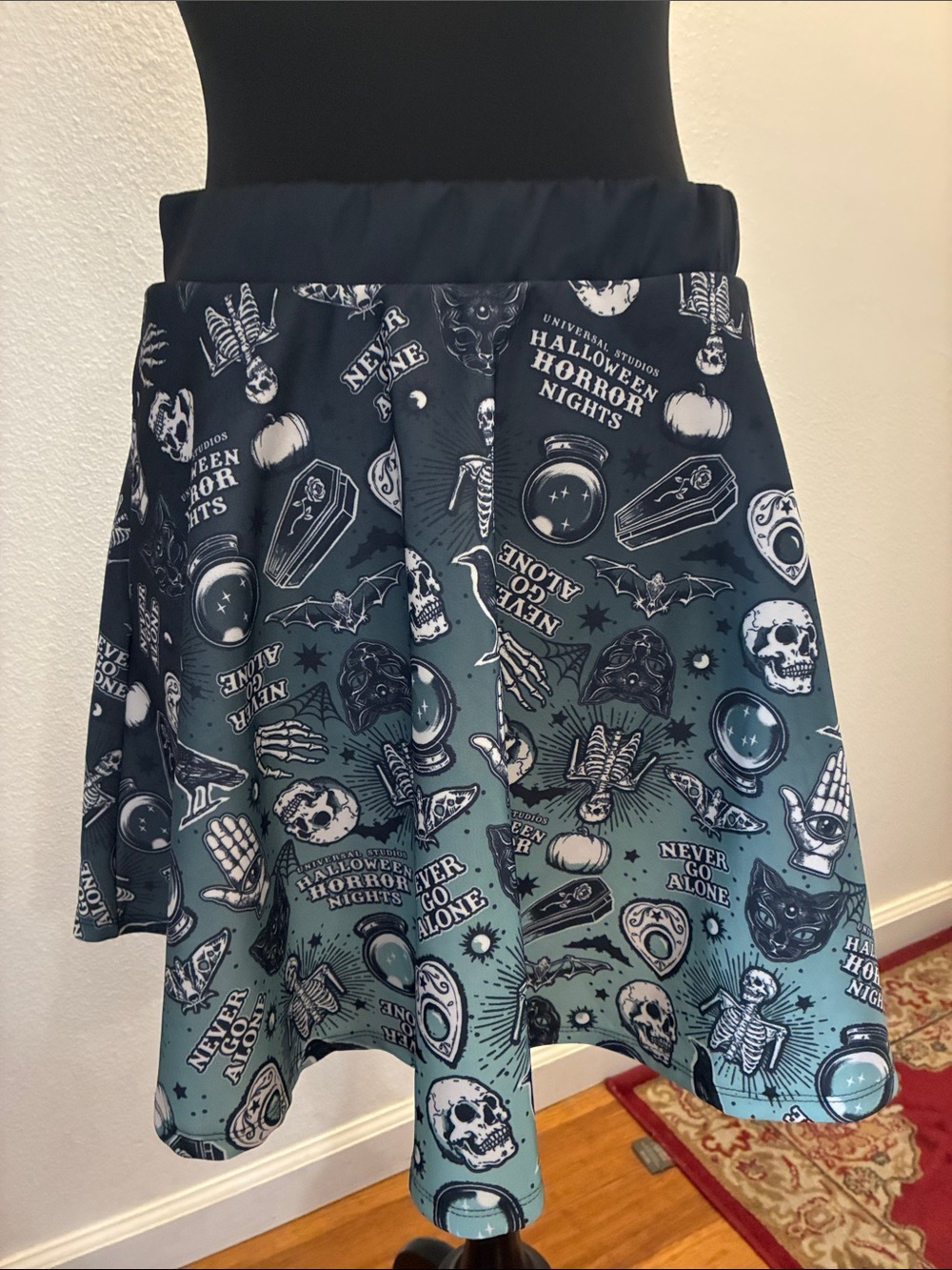 NWT Universal Studios Halloween Horror Nights mini Skirt with pockets!!! M/L